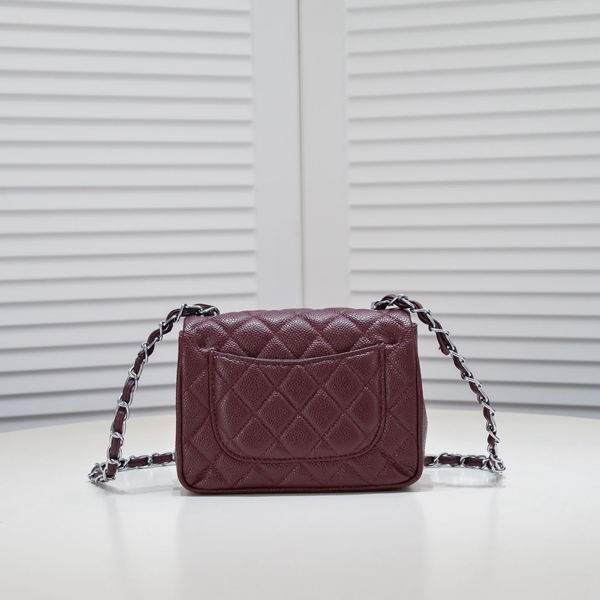 シャネルバッグ側面デザイン